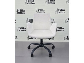 Maki Çalışma ve Çocuk Koltuğu Siyah Yonca Ayak Beyaz